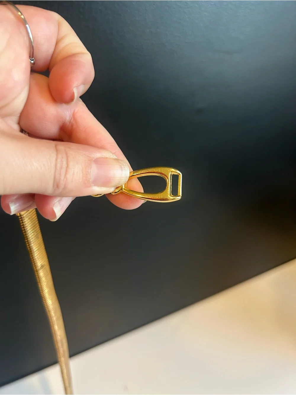 Unbranded gold tone